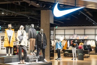 HOKA在上海最贵地段开了家1600平米门店